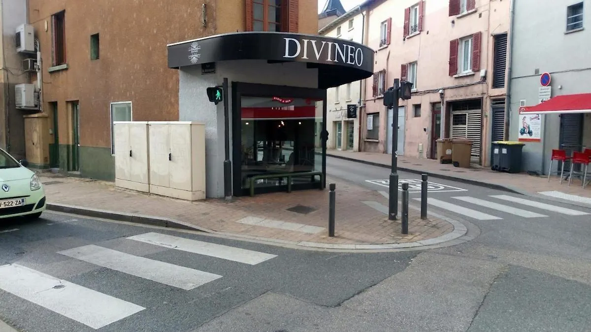 Air-Conditioned 2 Bedroom Duplex Apartment 5 People Villefranche-sur-Saône Frankrike
