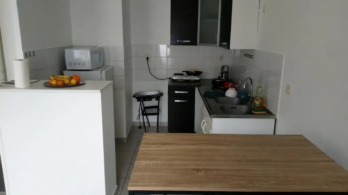 Air-Conditioned 2 Bedroom Duplex Apartment 5 People Villefranche-sur-Saône Frankrike