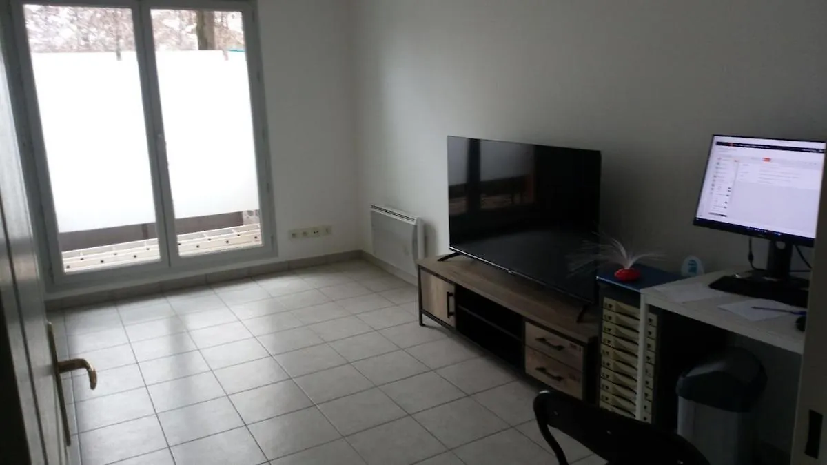 Air-Conditioned 2 Bedroom Duplex Apartment 5 People Villefranche-sur-Saône